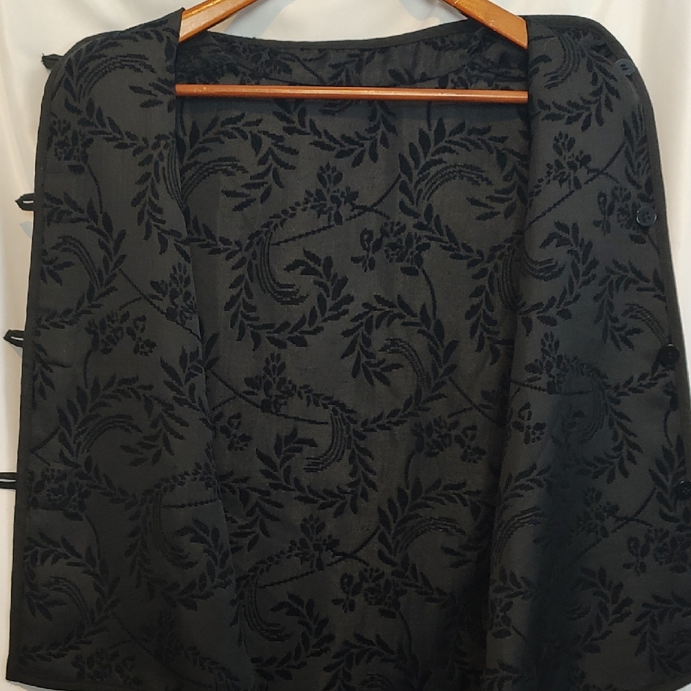 Source Unknown Black And Red Leaf Pattern Vest - image 8